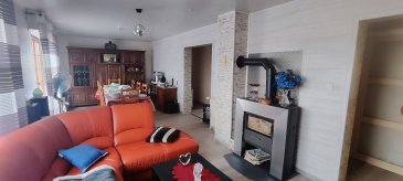 Maison Montbronn 5 pièces 137 m². A découvrir rapidement à Montbronn : beau pavillon de plain pied composé d'une entrée, double salle de séjour, cuisine donnant directement sur la terrasse avec vue dégagée (photo 4), 3 chambres à coucher et salle de bain / WC. 

La maison dispose également de combles parfaitement aménageables (un partie déjà semi aménagée) et d'un sous sol complet dont le garage avec porte motorisée et une pièce aménagée. 
Chauffage au bois avec ballon tampon, 

Terrain de 1277 m² aménagé avec un bassin d'agrément, une piscine hors sol chauffée de 8 mètres par 5 mètres et des espaces verts entretenus. 

Les informations sur les risques auxquels ce bien est exposé sont disponibles sur le site Géorisques : www.georisques.gouv.fr

Contact Nord sud immobilier à Rohrbach Les Bitche, Diemeringen, Sarreguemines et Bitche.