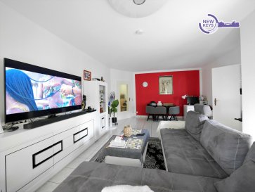 2 CHAMBRES - 2 SALLES DE BAIN - BALCON - PARKING

New Keys vous propose à la vente ce bel appartement très spacieux situé au 2ième étage avec ascenseur d'une résidence situé en centre de Esch sur Alzette.

Proche de toutes commodités accessibles à pieds, ce bien spacieux et lumineux se présente de la manière suivante:

Hall d'entrée spacieux
Living Salon/séjour avec accès au balcon
Balcon
Cuisine équipée et séparée (possibilité d'ouvrir la cuisine sur le living)
2 Chambres 
2 Salles de bain (l'une avec une douche, l'autre avec une baignoire)
Débarras
Toilettes séparés

Pour compléter ce bien:
Cave privative
Parking intérieur privatif
Buanderie commune

Sa localisation vous séduira : à 3 minutes à pied de la rue de l'Alzette, à 6 minutes à pied de la gare d'Esch sur Alzette et proche de toutes commodités.

N'hésitez pas à nous contacter au 352 691 216 830 ou par mail smarrocco@newkeys.lu pour plus d'informations et/ou une éventuelle visite.

--------------------------------------------------------

Les prix s'entendent frais d'agence inclus dans le prix et payable par le vendeur.

Nous recherchons en permanence pour la vente et pour la location, des appartements, maisons, terrains à bâtir pour notre clientèle déjà existante.
N'hésitez pas à nous contacter si vous avez un bien pour la vente ou la location.
Estimation gratuite.

**** Découvrez tous nos autres biens sur notre site **** www.newkeys.lu****


