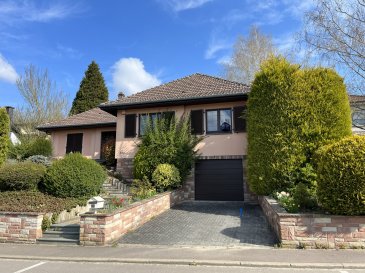 Construite dans les années 1980 dans une cité exclusivement résidentielle, belle maison de type 