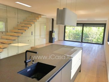 CENTS - En exclusivité à louer magnifique maison d`architecte contemporaine jumelée, construite en 2017, avec une superficie utile de ± 205m2.

PREMIERE LOCATION

A 7 minutes du centre ville: 