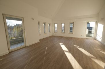 LUXEMBOURG Bonnevoie, 39, rue Anatole France, appartement de 104 m2 au deuxième étage sans ascenseur et comprenant : entrée, grand living sur balcon, cuisine équipée séparée, couloir de distribution, 3 chambres à coucher dont deux avec placards, deux salles de douche avec WC, emplacement pour lave-linge, libre de suite, garage fermé, deux emplacement de parking à l'extérieur en face du garage.  
Frais d'agence : un mois de loyer + TVA, 50% à charge du locataire, 50% à charge du bailleur. Contact et visites : Rosalba MAITRE téléphone 691 550 189 Email : rosalba@parkagence.lu