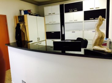 Bureau à louer
Ce dernier est situé dans une très bonne zone de chalandise géolocalisé aux alentours de Luxembourg-Gare et Luxembourg Ville
A disposition :  26 m²  de surface totale , un très bel accueil, Un bureau puis WC.
A proximité du bureau vous trouverez différents accès autoroutiers pour un vaste confort de circulation.
Disponible immédiatement.

TOUTES LES CHARGES SONT INCLUSES DANS LES PRIX DU LOYER!

Contact :
 
QUEZADA Jonathan 

10, rue de l’avenir 
L-3895 Foetz

Tél. :  26.17.51.10
Fax. : 26.57.31.10
Gsm : 691 133 003