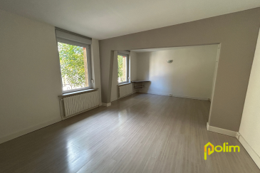 Très bel appartement F4 duplex.  Proche gare et toutes commodités (commerces, écoles, centre-ville...) Très bel appartement - 24, rue du Four 54700 PONT A MOUSSON comprenant :
 Entrée, cuisine équipée, salon/séjour, dégagement, 2 chambres, mezzanine avec espace bureau, dressing, salle d'eau/WC, garage, cave
 Chauffage individuel gaz + électrique - 89,23 m2
 Libre à la location 
 Les informations sur les risques auxquels ce bien est exposé sont disponibles sur le site Géorisques : www.georisques.gouv.fr