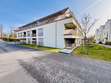 Le Bureau Immobilier Loewen-Kill présente à la vente cet appartement au premier étage d'une résidence avec ascenseur, disposant d'un service de conciergerie et réservée à des habitants d'au moins 50 ans, se composant comme suit:

Hall d'entrée d'une surface d'environ 18,60m2 donnant sur la pièce de vie.  
Salon/salle à manger avec cuisine équipée et aménagée ouverte d'une surface totale d'environ 30,30m2.  
Accès à deux balcons dont les surfaces respectives sont d'environ 11,55m2 et 7,25m2.  
Première chambre d'une surface d'environ 15,30m2.  
Seconde chambre d'une surface d'environ 16,35m2.  
Salle de douche adaptée aux besoins de mobilité réduite d'une surface d'environ 12,05m2.

Le bien est complété par:  
Cave privative d'une surface d'environ 7,20m2 équipée d'une prise électrique.  
Emplacement intérieur 

En ce qui concerne les équipements de la résidence:  
Construction réalisée par Eifel Haus.  
Résidence à 28 unités.  
Réservée aux personnes de 50 ans et plus.  
Convient aux personnes à mobilité réduite.  
Service de conciergerie sur place.  
Ventilation mécanique contrôlée (VMC).

Nous sommes à votre disposition pour tout renseignement complémentaire et un rendez-vous de visite:  
contact@loki.lu  
00352 691 93 22 02

Les honoraires de négociation sont à la charge du vendeur.