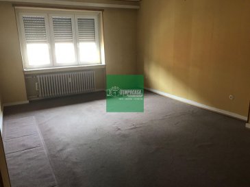 Tempocasa Strassen vous propose ce bel appartement situé dans une petite copropriété en plein coeur de Esch.
Il se compose d'une cuisine indépendante avec accès balcon, deux chambre à coucher, une salle de bain, un grand living .
L'appartement dispose d'une cave privative.
Pour plus d'informations contactez nous
Ref agence :158