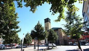 ********* A DECOUVRIR **********<br><br>Beau appartement de 2 chambres situé à Luxembourg-Bonnevoie, au 1er étage d\'un immeuble de 3 appartements.<br><br>Cet appartement traversant est très lumineux. Sa surface s\'élève à /-75m². <br>Il se compose comme suit: - 2 très grandes chambres (côté est)  - 1 living avec accès à une charmante loggia/balcon (côté ouest) - 1 salle de bain avec douche  - 1 cuisine séparée avec branchement pour machine à laver - 1 petit débarras  Il se complémente par une cave, un jardin commun et un débarras supplémentaire dans le grenier. <br>Le grenier pourrait être vendu, avec l\'accord des copropriétaires, pour y construire un nouvel appartement.<br><br>L\'appartement bénéficie d\'une situation idéale, il est dans une rue très calme et au même temps proche de toutes les commodités (écoles, restaurants, supermarché, pharmacie, etc.). <br>Il se trouve à deux pas de l\'arrêt de TRAM prévu pour le Lycée Technique de Bonnevoie et à deux pas du Parc Kaltreis avec les sentiers qui mènent à la belle vallée de l\'Alzette.  Kirchberg à 5 km Gare à 2 km Cloche d\'Or à 2 km Aéroport à 8,6 km.<br>Pour plus de renseignements ou une visite, veuillez nous contacter au 691 850 805