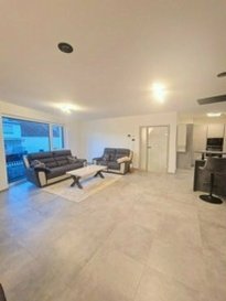 ++++ A VISITER ++++

Immo Nordstrooss vous propose à la vente une belle maison sous garantie décennale sise à Wiltz libre de quatre côtés sur un terrain de +/- 1.29 ares d'une superficie habitable de +/- 180m²,
cette maison unifamiliale tout confort sur 3 niveaux dans un état impeccable, avec des belles finitions.

Il s'agit d'une maison construite avec des matériaux de qualité en 2019 et proche de toutes commodités.

La maison se compose comme suit:

Rez de chaussée:
- hall d'entrée lumineux
- double garage pour deux voitures
- espace local technique
- buanderie
- WC séparée

1er étage:
- très spacieux living avec poêle donnant vers belle terrasse avec vue dégagée de +/- 30m2
- Belle cuisine bien équipée semi ouverte

2ème étage:
- hall de nuit
- 2 chambres à coucher donnant vers balcon
- 1 salle de douche avec WC et fenêtre

3ème étage:

- cosy suite parental très lumineuse avec espace dressing et salle de douche et une belle baignoire.

Extérieurs:
- 4 places de parking extérieures

Données techniques:
Passeport énergétique A/B
Chauffage central au Gaz
Fenêtres triple vitrage, équipés de volets électriques.

Pour tout complément d'information et/ou la documentation détaillée, contactez-nous au tél: 691 850 805.