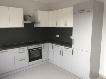 *Loué*<br>Au coeur de Limpertsberg,nous vous proposons ce magnifique Penthouse-Appartement entièrement rénové comprenant hall,nouvelle cuisine équipée  séparée avec accès terrasse,spacieux séjour avec accès terrasse ,une très grande  chambre à coucher avec placard,salle de bains avec douche italienne.Inclus une cave et un garage-box fermé dans le prix de location. Accès terrasse des pièces suivante: living,chambre et cuisine offrant une vue imprenable. Libre de suite à partir du 15.septembre 2017!<br><br> à proximité de la ville,du centre de la communauté européenne et de l\'allée Scheffer au Limpertsberg,commerce de proximité,école,crèches proximité immédiate.<br><br><br>A VOIR ABSOLUMENT  <br><br />Ref agence :Residence Koenig