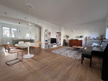 Magnifique appartement Thionville centre. Thionville quartiers lycée Charlemagne et Victor-Hugo et proche gare :
Dans immeuble des années 30, très bel appartement entièrement rénové, duplex de 108 m2  et situé en 3ème et dernier étage . Magnifique séjour avec parquet ancien, 3 chambres et un espace bureau.
Appartement très lumineux, sans vis-à-vis et vue sur jardin.
Aucun travaux à prévoir
2 balcons et un grenier complètent le bien.

Les informations sur les risques auxquels ce bien est exposé sont disponibles sur le site Géorisques : www.georisques.gouv.fr » 
Contacts :
K. Moriceau : 06 75 66 99 25
K. Karas : 06 08 31 19 87 (4.01 % d'honoraires TTC à la charge de l'acquéreur.)
Copropriété de 4 lots - dont 4 lots habitation. (Pas de procédure en cours).
Charges annuelles : 541.00 euros.