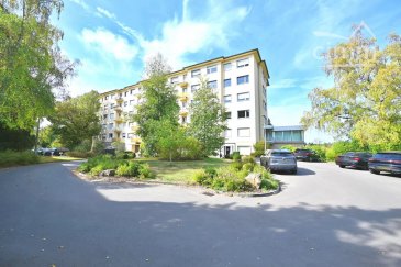 Bonnevoie-Nord / Verlorenkost

Idéalement niché à l'abri des regards, avec une vue dégagée et imprenable, Cimm Immobilier Luxembourg vous propose en exclusivité à la vente ce très bel appartement de 2 chambres. Situé au 2e étage d'une résidence avec ascenseur, il dispose de 2 terrasses, de fenêtres en triple vitrage, d'un emplacement de parking intérieur ainsi que d'une cave.

Coup de cœur assuré !

L'appartement se compose comme suit : un hall d'entrée, un salon donnant sur la terrasse, une cuisine avec balcon, une salle de douche, un hall de nuit et 2 chambres.

Charges : 335€ / mois.

Équipement technique : châssis PVC triple vitrage avec volets électriques, chauffage central au gaz.