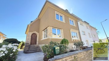 Maison unifamiliale en rénovation avec fort potentiel ? Luxembourg-Belair, située : 241, Avenue Gaston Diderich, L-1420 Luxembourg

Idéalement située dans le quartier très recherché de Luxembourg-Belair, cette maison unifamiliale mitoyenne par un côté bénéficie d'un environnement résidentiel privilégié. Implantée sur un terrain de 3,41 ares, elle offre une surface brute d'environ 290 m² pour une surface habitable estimée à ± 220 m².

Actuellement en cours de rénovation, ce bien constitue une opportunité rare de concevoir un intérieur entièrement personnalisé. L'acquéreur aura la possibilité de choisir les finitions selon ses préférences (revêtements de sols, peintures, équipements sanitaires, aménagement des salles de bains, etc.).

Travaux déjà réalisés
- Nouvelle installation électrique avec mise en conformité 
- Remise à neuf des installations de chauffage, conduites d'eau et canalisations 
- Isolation complète de la toiture 
- Ravalement de façade 
- Remplacement des menuiseries extérieures (châssis triple vitrage) 

Agencement des espaces
Sous-sol :
- Garage pour une voiture 
- Un emplacement extérieur 
- Local technique 
- Buanderie 
- Cave à vins 
- Espaces de stockage / caves 

Rez-de-chaussée :
- Hall d'entrée 
- WC séparé 
- Spacieux séjour 
- Cuisine avec salle à manger 
- Bureau 
- Terrasse et Jardin

1er étage :
- Palier 
- Trois chambres à coucher, dont une avec balcon
- Grande salle de bains (douche et baignoire) 

Combles aménagés :
- Hall de nuit 
- Suite parentale avec salle de bains 

Caractéristiques techniques
- Construction d'origine : années 1970, structure traditionnelle 
- Chauffage au gaz 
- Fenêtres en triple vitrage 

Points forts
- Emplacement très prisé 
- Volumes généreux et distribution fonctionnelle 
- Travaux techniques déjà réalisés 
- Personnalisation complète des finitions possible 
- Idéal pour une résidence principale sur mesure 

Disponibilité
Libre à la signature de l'acte notarié.