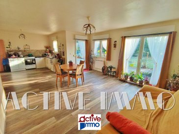 Maison plain-pied Anzeling 4 pièce(s) 87 m2. NOUVEAUTÉ EN EXCLUSIVITÉ !  

Sur la commune d'Anzeling au coeur de la région Grand-Est, bénéficiant d'une localisation stratégique entre Metz et la frontière Luxembourgeoise et Allemande. 
Devenez propriétaire de cette maison récente (construction 2012) de plain-pied de 87m², mitoyenne d'un côté avec son terrain de 19ares 21ca, alliant ainsi tranquillité et proximité des grands axes.

La maison se compose comme suit :
- Sas d'entrée avec dégagement
- Pièce de vie lumineuse avec espace cuisine offrant près de 36m² avec accès direct aux extérieurs avec la terrasse de 47m² exposé Sud-Est.
- 3 chambres de 11,5m² et 9,5m²
- Wc indépendant
- Salle d'eau avec douche et vasque
- Cellier-Buanderie communiquant avec le garage
- Garage 1 véhicule

Le vaste jardin offre un environnement tourné vers la nature, calme et arboré, un coin de quiétude très appréciable.
Le devant de la maison entièrement pavé est parfait pour le stationnement.

DV PVC / VOLETS roulant  / Chauffage électrique / Construction 2012 / mitoyenneté avec Isolation phonique / Tout à l'égout / FIBRE Optique 

DPE réalisé le 24/02/2026 : logement classé D pour 183kwh/m²/an ainsi que B pour les émissions de gaz à effet de serre pour 7kg co²/m²/an.
Montant estimé des dépenses annuelles d'énergie pour un usage standard : 1500€ et 2070€ par an. Prix moyens des énergies indexés sur l'année 2021, 2022, 2023 (abonnements compris)
Les informations sur les risques auxquels ce bien est exposé sont disponibles sur le site Géorisques : www.georisques.gouv.fr ».

A VISITER SANS TARDER ! 
Frais d'agence à charge vendeur
Votre conseiller Immobilier : Marie PETITFRERE : 06 95 67 68 76