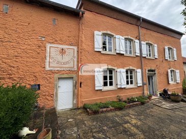 IMMO EXCELLENCE a le plaisir de vous proposer en exclusivité cette maison historique pleine de charme, classée au patrimoine national par les Sites et Monuments, construite en 1770 avec sa grange attenante datant de 1829.

Située dans un environnement paisible, à 15 minutes du centre-ville de Luxembourg, cette propriété unique bénéficie d'un fort potentiel de rénovation et d'aménagement, sur une parcelle de 5,45 ares.

Disposition de la maison : Au rez-de-chaussée  vous trouvez :  Un hall d'entrée ( 10,53 m² ), un salon ( 18,20 m² ), une salle à manger ( 32,82 m² ), une cuisine équipée ( 21.75 m2 ) avec accès sur la terrasse ainsi que sur le jardin, un débarras ( 5,54 m²),  ainsi que des escaliers avec paliers vers le 1er étage ( 8,03 m² ). Au 1er étage vous trouvez  : Un hall ( 10,52 m² ), une chambre à coucher ( 15.07 m² ), un bureau sinon une deuxième chambre à coucher ( 11,03 m² ),  une salle de douche ( 6,57 m² ), une troisième chambre à coucher ( 9.06 m² ) + bureau/dressing ( 9,27 m² ), une quatrième chambre à coucher ( 16,50 m² ), ainsi que des escaliers et paliers vers le grenier ( 7,91 m² ). Au 2ème étage vous trouvez un grenier aménageable d'une  surface brute d'environ 95,40 m². 

La maison dispose encore de différentes annexes et surfaces complémentaires, à savoir : Un garage ( 20,17 m² ), un atelier ( 26,18 m² ), une grange ( 46,46 m² ), ainsi que d'une cave voûtée ( 52.22  m² ).

La maison date de 1770,  la grange date de 1829. Des travaux de rénovations ont été effectués au courant des années.

Le chauffage est de type électrique

Maison classée à valeur patrimoniale

À proximité immédiate des écoles, transports et commerces

Commune : Flaxweiler / Niederdonven.

Un bien d'exception chargé d'histoire, à découvrir sans tarder.

Pour tout renseignement complémentaire ou pour organiser une visite, n'hésitez pas à nous contacter.