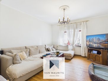 Idéalement située dans le centre-ville ? Bonnevoie et à proximité de toutes les commodités, cette maison mitoyenne a une superficie totale de ± 208 m², dont ± 140 m² de superficie habitable, et est composée comme suit :  

Rez-de-chaussée :  

Le hall de ± 12 m² mène à un salon spacieux de ± 31 m² offrant un accès à la cuisine équipée et aménagée de ± 8 m².  

Un escalier en bois mène au 1er étage où un palier de ± 6 m² donne accès à trois chambres de ± 12 m², ± 12,5 m², et ± 13 m², une salle de bain de ± 7 m², et une terrasse de ± 9 m².  

2ème étage :  

Ce niveau comprend un palier de ± 3 m² qui mène à un studio de ± 30 m² avec cuisine et une salle de bain de ± 4 m².  

Au 3ème étage, il y a un grenier non aménagé de ± 35 m² offrant un espace polyvalent.  

Sous-sol :  
Deux caves de ± 35 m² complètent la propriété.  

Général :  

- Maison avec potentiel, à rafraîchir  
- Fenêtres en bois, double vitrage, et volets manuels  
- Chaudière à gaz, chauffage par radiateurs  
- Parquet  
- Écoles, crèches, parcs, aires de jeux, restaurants, commerces, et bus à proximité ;  
- Desservie par les transports en commun.  

Personne en charge :  

Yuliana Dimitrova  
Tél : +352 661 502 719  
E-mail : yuliana@vanmaurits.lu