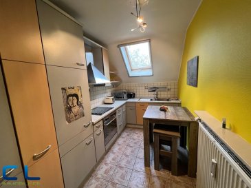 Nous vous proposons en exclusivité ce appartement en très bon état et bien agencé, proche du quartier Benelux.

Il se trouve au dernier d'une petite résidence à trois unités et comprend:
une cuisine équipée individuelle, un salon, une salle de douche, deux chambres à coucher  et une mansarde de 25 m2 aménagée en chambre ou bureau, une grande cave privative et buanderie commune. 

Libre à l'acte notarié.
Pour toute demande de visite ou informations complémentaires, n'hésitez pas à nous contacter au 265341 ou directement notre agent Mme VAZ au 621 283 844 ou par mail au lisa.vaz@cl-immo.lu

Les frais d'agence sont inclus dans le prix de vente et sont à charge du vendeur.