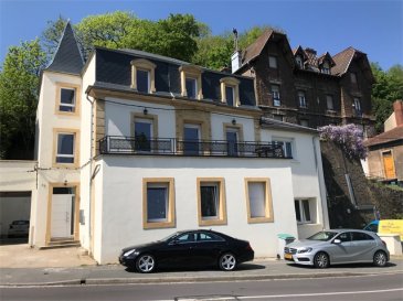 A LONGWY-BAS A PROXIMITE DE LA GARE SNCF ET GARE ROUTIERE,
(5 MINUTES A PIED) A VENDRE DANS UN PETIT IMMEUBLE DE 5 LOGEMENTS UN APPARTEMENT DE TYPE F3 D'UNE SUPERFICIE HABITABLE D'ENVIRON 60M².

APPARTEMENT AU 2EME ET DERNIER ETAGE DANS UN IMMEUBLE SANS ASCENSEUR.

Appartement conviendrait pour un premier achat ou un investissement locatif avec un loyer de 950€.

Comprenant: une entrée dégagement, une cuisine semi équipée ouverte sur le salon salle à manger, deux chambres, une salle de douche avec un cabinet de toilette et un espace pour le lave-linge.

CHAUFFAGE ELECTRIQUE.
DOUBLE VITRAGE PVC.
TOUT A L'EGOUT.
SYNDIC BENEVOLE.
CHARGES MENSUELLES 35€.
TAXE FONCIERE 650€.