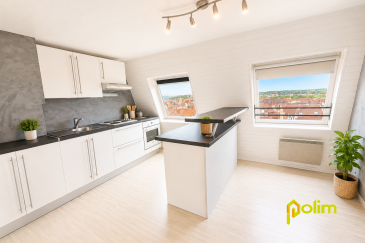 Nouveauté centre gare. Découvrez ce charmant appartement idéalement situé en plein centre-ville, à proximité immédiate des commerces, des transports et de toutes les commodités comprenant une entrée, une belle cuisine équipée, un salon séjour séparé et une chambre.
Situé au 4e et dernier étage, cet appartement bénéficie d'une belle luminosité et d'une agréable vue dégagée, sans voisin au-dessus.
 Les informations sur les risques auxquels ce bien est exposé sont disponibles sur le site Géorisques : www.georisques.gouv.fr