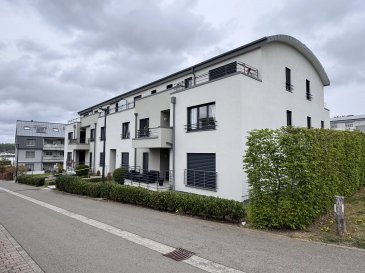 Appartement meublé à louer – 75 m² – Alzingen, Luxembourg

Immo Losch vous propose ce magnifique appartement entièrement meublé de 75 m², situé dans le charmant quartier d’Alzingen. Offrant un cadre de vie confortable, moderne et prêt à emménager, ce bien est idéal pour un couple, une petite famille ou un professionnel recherchant praticité et tranquillité à proximité de Luxembourg-ville.

Composition :
-Hall d’entrée
-2 chambres 
-Un salon lumineux 
-Une cuisine ouverte
-Une salle de bain 
-Terrasse
-Buanderie commune à disposition
-Cave
-Emplacement intérieur

Un emplacement idéal :
Situé à Alzingen, dans un environnement calme tout en étant proche des commerces, services, écoles et transports en commun, cet appartement offre un équilibre parfait entre vie urbaine et tranquillité résidentielle.

Pour plus d’informations ou pour planifier une visite, contactez-nous dès maintenant :
Téléphone : +352 26 53 26 11
Email : info@immolosch.lu

 ---------- 
Möblierte Wohnung zu vermieten - 75 m² - Alzingen, Luxemburg

Immo Losch bietet Ihnen diese wunderschöne, voll möblierte Wohnung von 75 m² im charmanten Stadtteil Alzingen an. Die Wohnung bietet einen komfortablen, modernen und bezugsfertigen Wohnraum und ist ideal für ein Paar, eine kleine Familie oder einen Berufstätigen, der Praktisches und Ruhe in der Nähe von Luxemburg-Stadt sucht.

Zusammensetzung :
-Eingangshalle
-2 Schlafzimmer
-Ein helles Wohnzimmer
-Eine offene Küche
-Ein Badezimmer
-Terrasse
-Gemeinsame Waschküche zur Verfügung
-Keller
-Innerer Stellplatz

Eine ideale Lage :
In Alzingen gelegen, in einer ruhigen Umgebung und doch in der Nähe von Geschäften, Dienstleistungen, Schulen und öffentlichen Verkehrsmitteln, bietet diese Wohnung eine perfekte Balance zwischen Stadtleben und ruhiger Wohnlage.

Für weitere Informationen oder um einen Besichtigungstermin zu vereinbaren, kontaktieren Sie uns jetzt :
Telefon: +352 26 53 26 11
Email: info@immolosch.lu

 ---------- 
Furnished apartment for rent - 75 m² - Alzingen, Luxembourg

Immo Losch offers you this magnificent 75 m² fully furnished apartment, located in the charming district of Alzingen. Offering a comfortable, modern and ready-to-move-in living environment, this property is ideal for a couple, a small family or a professional looking for convenience and tranquility close to Luxembourg city.

Comprising:
-Entrance hall
-2 bedrooms
-Bright living room
Open-plan kitchen
-Bathroom
-Terrace
-Shared laundry room
-Cellar
-Interior pitch

An ideal location:
Located in Alzingen, in a quiet environment yet close to shops, services, schools and public transport, this apartment offers the perfect balance between urban living and residential tranquility.

For more information or to arrange a viewing, please contact us today:
Phone: +352 26 53 26 11
Email: info@immolosch.lu