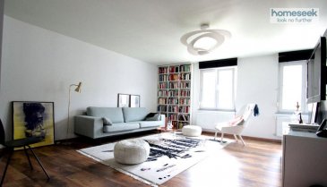 ***SOUS COMPROMIS***Plus d\'infos au 621.37.08.96. Localisation idéale. A 2 pas du funiculaire et en face de l\'ascenseur menant au Glacis et à la Ville-Haute, maison de rapport sur 3 étages composée de 3 appartements (actuellement tous loués).<br>Au rez-de-chaussée :<br>- studio meublé sur 32.67m² composé d\'une pièce principale, grande cuisine et salle de douches avec wc (loué depuis 2015)<br>Au premier étage :<br>- appartement 1 chambre de 43m² avec entrée, salon, cuisine avec coin repas, salle de douches avec wc et chambre séparée<br>Au 2 derniers étages : <br>- appartement de type duplex, avec entrée, salon-séjour avec cuisine ouverte, au niveau supérieur 2 chambres, grande salle de bains avec wc le tout sur 81.59m² (surface au sol)<br>Total des surfaces brutes sur les 4 niveaux (hors escaliers et couloirs communs) : 213.40m². RLB de 3.5%. Immeuble en très bon état général, (toiture, façade et chaudière).