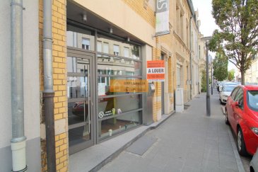 Belle surface commerciale de 61 m2 situé au rez-de-chaussée d\'un bel immeuble dans la Rue X Septembre au centre de la Ville d\'Esch Alzette à quelques mètres de la Rue d\'Alzette avec tous les commerces.<br><br>La surface est utilisée en ce moment comme salon de coiffure mais se propose idéalement comme bureau (Assurance, kiné?etc)<br><br><br>A visiter.<br>