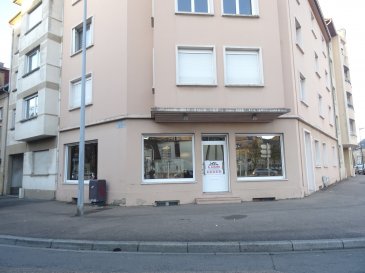 Thionville ,Avenue Clémenceau local commercial de 41 m2 comprenant 2 bureaux avec une porte d'entrée, un toilette avec point d'eau et une cave en sous sol