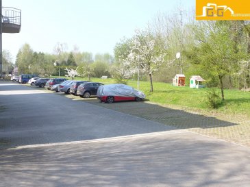 Très bel appartement, au 1er étage d'une résidence soignée avec ascenseur à Frisange.

Ce bien se compose de : 

- 1 spacieux living de 25 m2 avec accès au balcon orienté sud de 3 m2 
- 1 cuisine équipée 
- 1 hall d’entrée
- 2 chambres à coucher de 9,12 m2 et 11,5 m2 
- 1 nouvelle salle de douche avec WC de 2017
- 1 grande cave privée de 6 m2
- 1 garage intérieur privé de 15,50 m2
- 1 emplacement extérieur
- 1 buanderie commune 
- Porte de sécurité et double vitrage

N'attendez plus, contactez-nous par mail sur info@gng.lu ou au 621 366 377

Découvrez toutes nos offres sur www.gng.lu

Nous vous proposons un service professionnel de qualité, sans arnaques ou mensonges: 

- une estimation réelle de votre bien entièrement gratuite et sans obligation
- une vente et location au meilleur prix dans les meilleurs délais
- une commission d'agence de 1,5 % pour une exclusivité ; ou 2 % sans exclusivité de vente
- un conseil d'agencement et de décoration pour optimiser et accélérer la vente ou la location de votre bien
- un conseil et suivi avant, pendant et après la vente

Après plus de 10 ans sur le marché de l'immobilier au Luxembourg, vous pouvez nous faire confiance comme tous nos clients fidèles depuis des annés pour la vente et locations de votre bien immobilier.