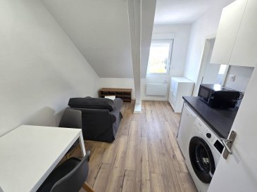Knutange

Au sein d'une copropriété familiale calme,  
Proche de toutes commodités,  

Au 4ème étage,  
Bel F2 meublé entièrement rénové à neuf pour une 1ère mise en location, d'environ 30 m² offrant:  

Cuisine ouverte sur salon, 1 chambre indépendante, 1 salle d'eau avec wc.  

Personne sérieuse et garantie exigée - Location pour 6mois minimum  
Loyer: 550€ + 65€ de charges (comprenant eau, électricité et chauffage, entretien des communs, ordures ménagères)  
FA: 330€  
Caution: 615€