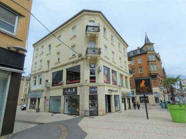 En hyper centre,
Proche de toutes commodités
Au 4ème sans ascenseur

Bel f1 bis meublé d'environ 45 m² au sol offrant :

Cuisine équipée ouvrant sur lumineuse pièce de vie parquetée comprenant  salle à manger, salon, coin nuit, mezzanine, salle d'eau avec douche, meuble vasque et wc, 

L'appartement à été intégralement rénové.
Système électrique aux normes, logement isolé thermiquement.

Appartement loué meublé 450€/mois. 
Actuellement loué par une locataire depuis septembre 2023.

Mr Cridel : 06-48-16-53-67