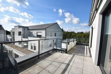 À VENDRE dans Résidence Senior :
Appartement 1 chambre avec terrasse.

Situé au cœur d’une résidence de services seniors de standing, cet appartement une chambre de 74 m² vous offre un cadre de vie sécurisé, confortable et convivial, idéal pour profiter pleinement de votre retraite.

Caractéristiques de l'appartement :

1 chambre spacieuse et lumineuse

Séjour avec accès direct à une agréable terrasse privative

Cuisine équipée et fonctionnelle

Salle d’eau adaptée avec douche à l’italienne


Étage : deuxième avec ascenseur

Place de parking intérieur

Cave


Avantages de la résidence :

Cette résidence encadrée offre un service d'assistance et de soins assuré par CAMILLE, un prestataire agréé par le Grand-Duché de Luxembourg.

Proximité des commerces, transports, services médicaux

Charges mensuelles : 382€ de charges + 472€ de charges concernant les soins CAMILLE

Condition spéciale : l'objet de vente se trouve dans la 