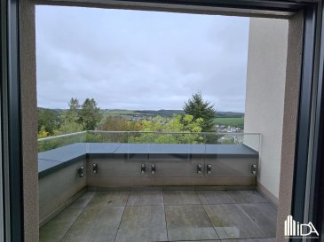 L'Immobilière de l'Attert vous propose en vente ce bel appartement à vendre dans une résidence situé à Wiltz.

L'appartement de +/- 73,31 m² situé au 1er étage avec ascenseur se compose de:

- hall d'entrée
- débarras avec connexion lave-linge
- beau séjour / salle à manger avec coin cuisine équipée, sortie sur balcon de +/- 4,48 m² avec une magnifique vue
- 1 salle de douche avec lavabo et wc
- 1 spacieuse chambre à coucher.

L'appartement dispose d'une cave et d'un emplacement de parking intérieur.

Wiltz situé au nord du Luxembourg, toutes les commodités sur place.

Pour plus d'informations ou pour visiter cette propriété, contactez-nous au +352 23 62 90 20 ou sur immo@immoaida.lu

Consultez nos biens sur www.immoaida.lu