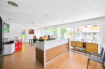 Pour mieux vous servir, Cimm Immobilier Luxembourg vous accueille dans son agence située 5 place de la gare à Luxembourg. 

Au rez-de-chaussée du centre commercial JF Kennedy, situé à 2' à pied de la gare d'Ettelbruck, Cimm Immobilier Luxembourg vous propose à la vente ce rez-de-chaussée commercial à usage de bureau ou de magasin, disposant d'une forte visibilité et d'une facilité de stationnement grâce à son nouveau parking, d'un bureau avec petite cuisine et WC, d'une réserve de +/− 21 m². 

Possibilité de loué 2 emplacements de parking intérieurs pour 100€ / mois. 

Pour plus de renseignements, veuillez contacter Cimm Immobilier Luxembourg au : (+352)26 95 40 03