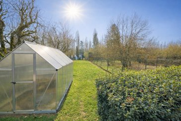 Charmante maison mitoyenne à Belvaux, à proximité de Belval 

Située dans un quartier résidentiel calme et convivial, cette maison mitoyenne offre un cadre de vie agréable tout en étant facilement accessible aux commodités. Elle se trouve à seulement quelques minutes de Belval, avec ses commerces, écoles et toutes les infrastructures essentielles. Son emplacement stratégique permet de profiter du calme tout en restant connecté à la vie urbaine.  

Cette belle propriété se compose de 3 chambres confortables situées au premier étage, accompagnées d'une salle de bains moderne. Au deuxième et dernier étage, un espace aménagé en 4ème chambre d'environ 42 m², idéal pour une grande famille ou un espace de loisirs, dispose également de 2 pièces de stockage.  

La cuisine équipée, lumineuse et fonctionnelle, est attenante à un double séjour qui donne sur un balcon, idéal pour profiter des beaux jours. Ce niveau dispose également d'une penderie intégrée, offrant un espace de rangement pratique et organisé.

Le sous-sol comprend une cave, une buanderie, une chaufferie, ainsi qu'une terrasse d'environ 40 m², idéale pour vos moments de détente ou de réception, offrant un espace extérieur spacieux et convivial. Un WC séparé est également disponible pour plus de confort. Le jardin privatif vous offre un espace extérieur verdoyant et sécurisé, agrémenté d'un abri de jardin pratique pour le stockage ou vos activités de jardinage. Cet environnement extérieur constitue un véritable atout, vous permettant de profiter pleinement de votre espace extérieur dans un cadre agréable et fonctionnel.

Un garage pouvant accueillir deux voitures complète cette offre attractive. La maison allie confort, praticité et proximité des commodités, dans un environnement paisible et bien desservi.  

Pour toutes questions ou demandes d'informations, n'hésitez pas à nous contacter, nous serons toujours à votre service.

Agence ELSA'HOME à votre écoute pour la concrétisation de vos projets en toute confiance.

-----------------------------------------------------------------------------------

Charming terraced house in Belvaux, near Belval

Located in a quiet and friendly residential neighborhood, this semi-detached house offers a pleasant living environment while being easily accessible to amenities. It is only a few minutes from Belval, with its shops, schools, and all essential infrastructures. Its strategic location allows you to enjoy tranquility while staying connected to urban life.

This beautiful property consists of 3 comfortable bedrooms on the first floor, accompanied by a modern bathroom. On the second and top floor, there is a space converted into a 4th bedroom of approximately 42 m², ideal for a large family or a recreational area, as well as 2 storage rooms.

The equipped, bright, and functional kitchen is adjacent to a double living room that opens onto a balcony, perfect for enjoying sunny days. This level also features an integrated wardrobe, providing practical and organized storage space.

The basement includes a cellar, laundry room, boiler room, and an approximately 40 m² terrace, ideal for relaxing or entertaining, offering a spacious and friendly outdoor area. A separate toilet is also available for added comfort. The private garden provides a lush, secure outdoor space, enhanced by a practical garden shed for storage or gardening activities. This outdoor environment is a real asset, allowing you to fully enjoy your outdoor space in a pleasant and functional setting.

A garage with space for two cars completes this attractive offer. The house combines comfort, practicality, and proximity to amenities, all within a peaceful and well-served environment.
  
For any questions or inquiries, please do not hesitate to contact us. We are always here to assist you.  

ELSA'HOME Agency is at your service to help turn your projects into reality with complete confidence.