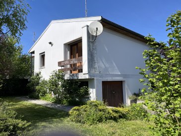 EXCLUSIVITE, LOTISSEMENT MONTAIGU, LANEUVEVILLE DEVANT NANCY, TRES BEAU SECTEUR PROCHE DU PARC DE CHATEAU DE MONTAIGU, AU CALME AU BOUT D'UNE VOIE SANS ISSUE , SUR PLACETTE , LUMINEUSE MAISON INDIVIDUELLE FAMILIALE DE 107 M2 A L'ETAGE PLUS  SOUS -SOL (50M2 HABITABLES POSSIBLES EN PLUS)  ,  CUISINE SEPAREE, LUMINEUX SALON-SALLE A MANGER AVEC BALCON BELLE EXPOSITION SUD-OUEST, 4 CHAMBRES, SALLE D'EAU, 2 WC, GRAND SOUS- SOL , GARAGE 2 VL (PLUS MOTOS , VELOS , REMORQUE ...) CHAUFFERIE , BUANDERIE, PLUS 50M2 AMENAGEABLES ( STUDIO, SALLE DE SPORT, ATELIER, CHAMBRES SUPPLEMENTAIRES ...). BEAU JARDIN ARBORE 518 M2 SANS VIS A VIS. CHAUFFAGE GAZ. LIBRE DE SUITE.  
LUMINEUSE, SPACIEUSE, AU CALME, FONCTIONNELLE , IDEALE FAMILLE
CONTACTER AGENCE PASCALE LOUIS IMMOBILIER 06 07 25 76 74