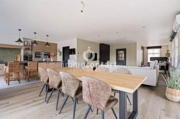 l'agence Immo-Contact vous propose cette magnifique maison Familiale située dans une rue calme à Beggen.
 
Offrant une surface habitable d'environ 150m² sur un terrain de +/− 3 ares, elle se distingue par son espace de vie lumineux, 4 chambres, un bureau, un garage, deux terrasses et un jardin soigneusement aménagé.

Plusieurs parcours de promenade idéal pour les loisirs.
- Proximité des commerces, des crèches, écoles et des arrêts de bus.
- Accès rapide aux autoroutes tout en bénéficiant d'un environnement calme.
- A 5mn du centre ville du Luxembourg.
Description détaillée:

Rez-de-chaussée:

- Hall d'entrée avec WC séparé
- Cuisine ouverte entièrement équipée
- Salle à manger donnant sur la terrasse et le jardin orientés Sud-Est
- Séjour lumineux et accès extérieur sur terrasse
- Buanderie et espace de rangement
- Garage


Étage:

- Hall de nuit
- 3 Chambres dont une avec dressing
- Salle de bain avec baignoire et WC

2ème étage:

- Hall de nuit
- 1 chambre
- Bureau
- Accès au grenier 

Extérieur:

- Un emplacement de parking devant le garage

Disponibilité immédiate à l'acte.

Visites possibles en semaine et le samedi.

Pour toutes informations contactez-moi au +352 621 391 355.
Estimation de votre bien (sous 48h), contactez-nous au +352 26 311 992 ou sur info@immocontact.lu*

 ---------- 
Immo-Contact is pleased to present this magnificent family home situated on a quiet street in Beggen.
 
Offering approximately 150m² of living space on a plot of around 3 ares, it stands out for its bright living areas, 4 bedrooms, a study, a garage, two terraces and a beautifully landscaped garden.

Several walking routes ideal for leisure activities.
- Close to shops, nurseries, schools and bus stops.
- Quick access to motorways whilst enjoying a quiet environment.
- 5 minutes from Luxembourg city centre.
Detailed description:

Ground floor:

- Entrance hall with separate WC
- Fully fitted open-plan kitchen
- Dining room opening onto the south-east facing terrace and garden
- Bright living room with access to the terrace
- Utility room and storage space
- Garage


First floor:

- Landing
- 3 bedrooms, one with a walk-in wardrobe
- Bathroom with bath and WC

Second floor:

- Landing
- 1 bedroom
- Study
- Access to the loft 

Outside:

- A parking space in front of the garage

Available immediately upon signing the deed.

Viewings available during the week and on Saturdays.

For further information, please contact me on +352 621 391 355.
For a valuation of your property (within 48 hours), please contact us on +352 26 311 992 or at info@immocontact.lu.