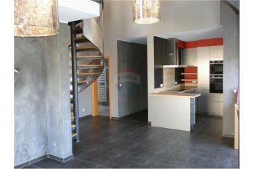 Veuillez contacter Jean-Claude Brunet pour de plus amples informations : 
- T : 661 101 776
- E : jean-claude.brunet@remax.lu

RE/MAX Luxembourg, Spécialiste de l'immobilier à Bascharage, vous propose à la location un appartement au 3ème étage avec ascenseur, d'une surface de 96 m², deux chambres, mezzanine, cuisine équipée, 1 salle de bains et douche à l'italienne, salle de séjour 30 m², WC, balcon, garage, chauffage gaz.

Bail d'un an renouvelable.
Disponibilité le 05 décembre 2019.
Loyer : 1400 €/mois
Charges : +/- 350 €/mois
Caution : 2800 €
Honoraires d'agence : 1400 € HT + TVA 17 % = 1638 € à la charge du locataire