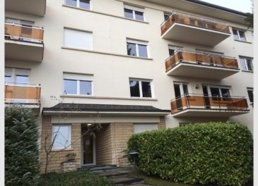 STUDIO meublé d’une surface de +/- 32 m2 au 1er étage avec ascenseur dans une résidence sise dans une rue très calme, se composant comme suit :

- hall d'entrée
- séjour 
- cuisine équipée séparée
- salle de bains avec baignoire, lavabo, wc et raccordement pour machine à laver
 - cave (2 m2)et buanderie au sous-sol.


Disponible: 01/08/2017