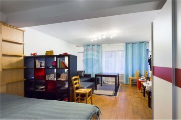 (English text below)

Veuillez contacter Qiqi Zhou pour de plus amples informations :
- T : +352 661 570 297
- E : qiqi.zhou@remax.lu

RE/MAX, Spécialiste de l’immobilier à Luxembourg-Gare, vous propose, à la vente, ce super studio à Luxembourg-Gare dans une résidence de 6 étages. Il est situé au troisième étage (avec ascenseur).

Le studio d’une surface d'environ 36 m², vendu meublé, se compose comme suit ; 
-Un séjour lumineux
-Une cuisine équipée et séparée (changée en 2020) 
-Une salle de douche avec W.C.
-Une cave privative.

Proche toutes les commodités (bus, tram, restaurants, pharmacie...)

Loué actuellement pour un loyer de 1.050 € + 200 € de charges

Frais d’agence RE/MAX : 3 % du prix de vente + TVA à charge de la partie venderesse

---

Please contact Qiqi Zhou for further information:
- Telephone: +352 661 570 297
- Email: qiqi.zhou@remax.lu

RE/MAX, the Real Estate Specialist in Luxembourg Gare, offers this great studio in Luxembourg Gare, part of a 6-storey residence, for sale. It is located on the third floor (with elevator). 

The studio, which has an area of approximately 36sqm, is sold furnished. It is composed as follows; 
-A bright living room
-A fitted and separated kitchen (renovated in 2020) 
-A shower room with W.C.
-A private cellar

Close to all amenities, bus, tram, restaurants, pharmacy ... 

Currently, rented at a price of €1050 + €200 Expenses

RE/MAX fees : 3% of the sale price + VAT, chargeable to the selling party
