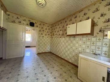 Maison - 70m ². PANETTA IMMOBILIER vous propose, 

En exclusivité, 

A GORCY, secteur très calme, 

Une maison mitoyenne d'environ 70m², avec jardin, se composant comme suit : 

Vous trouverez au rez-de-chaussée une entrée desservant un espace cuisine ouvert sur salon/séjour.
A l'étage, on y trouvera un dégagement donnant accès à deux chambres en enfilade.

Au sous-sol, une salle d'eau et une cave avec accès jardin.

Les combles de ce bien sont aménageables.

Fenêtres en DVPVC, tout à l'égout, remise aux normes de l'électricité à prévoir, toiture en bon état général (léger remaniement à prévoir), chauffage électrique.  

Pour plus d’informations et visites, veuillez contacter Monsieur Emmanuel COLSON au +33 6 75 63 18 94.

Les informations sur les risques auxquels ce bien est exposé sont disponibles sur le site Géorisques : www.georisques.gouv.fr