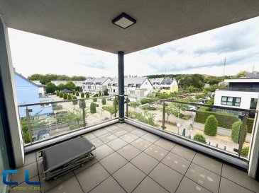 Maison unifamiliale moderne avec jardin, 3 terrasses et garage double à Esch-sur-Alzette ? Quartier prisé de Lallange

Nous vous proposons en exclusivité cette magnifique maison unifamiliale de coin, idéalement située dans le quartier recherché de Lallange à Esch-sur-Alzette. Construite sur un terrain de 3,16 ares, cette propriété séduit par ses volumes généreux, ses finitions soignées et ses agréables espaces extérieurs.

Avec une superficie de 250m2 au total, dont env. 168m2 habitables, elle se compose comme suit: 

-Rez-de-chaussée :
-Grand hall d'entrée lumineux avec baies vitrées
-WC séparé
-Spacieux séjour et salle à manger offrant un bel espace de vie
-Cuisine entièrement équipée
-Accès direct à une grande terrasse de 21 m² et au jardin

Étages :
-Hall de nuit spacieux
-Salle de douche récemment rénovée
-4 chambres à coucher
-Deux chambres avec accès à leurs terrasses privatives (environ 10 m² et 13 m²)
-Dressing
-Grande salle de bains équipée d'une baignoire Whirlpool

-Sous-sol :
-Garage pour 2 voitures
-Buanderie
-Salle de douche
-Local technique
À l'extérieur, la propriété dispose également de 3 emplacements de parking privés.

Équipements et atouts:
-Nouveau système de chauffage par pompe à chaleur
-Panneaux photovoltaïques
-Poêle à bois
-Construction moderne et économe en énergie
-Finitions de qualité
-Situation calme et privilégiée

La maison bénéficie d'un emplacement idéal, à proximité immédiate des écoles, lycées, commerces, transports en commun, de la Collectrice du Sud et de toutes les commodités nécessaires au quotidien.

Une opportunité rare pour les familles à la recherche d'une maison spacieuse, moderne et parfaitement entretenue dans l'un des quartiers les plus appréciés d'Esch-sur-Alzette.

Les frais d'agence sont inclus dans le prix de vente et à charge du vendeur.
Pour toute visite ou information complémentaire, contactez-nous au 26 53 41, ou Mme Veigas au 621 505 621 / cristina.veigas@cl-immo.lu