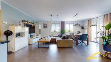 L'agence IMMO LORENA de Pétange a choisi pour vous UN  APPARTEMENT DE DEUX CHAMBRES au premier étage avec ascenseur situé à HERSERANGE (FR) construit en 2011.

Composition du bien :

Pièces à vivre :
Le double living de 43,22 m2 avec une cuisine toute équipée donnant accès au balcon
Un balcon de 5,70 m2 orientation sud-est

Pièces de nuit :
Le hall de nuit de 4,49 m2 amenant à : 
La première chambre de 12,24 m2
La deuxième chambre de 16,06 m2 et un dressing de 3,21 m2
Une salle de bain de 6,50 m2 avec douche de et coin buanderie 
Un débarras de 2,72 m2 (avec chaudière individuelle)
Un WC séparé de 1,50 m2

Un parking intérieur de 12,87 m2
Une cave de 1,90 m2

Caractéristiques de l'appartement:

Petite résidence de 6 unités construite en 2011
Double vitrage et fenêtres en PVC
Nouvelle cuisine installée en 2024
Chaudière Viessmann individuelle 2011

Pour tout contact:
Joanna Rickal: +352 621 365 640
Vitor Pires: + 352 691 761 110

L'agence Immo Lorena est à votre disposition pour toutes vos recherches ainsi que pour vos transactions LOCATIONS ET VENTES au Luxembourg, en France et en Belgique.
