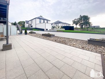 L'Immobilière de l'Attert vous propose en vente ce magnifique appartement situé dans le village de Doncols, commune de Winseler.

L'appartement d'une surface de +/- 70,97 m² situé au rdch se compose de:

- beau hall d'entrée avec armoire intégrée pour vestiaire, rangement
- wc séparé
- spacieux séjour / salle à manger avec coin cuisine équipée et sortie sur terrasse de +/- 28 m²
- 1 chambre à coucher avec dressing (armoire intégrée) et salle de douche, lavabo, wc et connexion lave-linge.

L'appartement dispose d'une cave ainsi qu'un emplacement de parking intérieur.

Pour plus d'informations ou pour visiter cette propriété, contactez-nous au +352 23 62 90 20 ou sur immo@immoaida.lu

Consultez nos biens sur www.immoaida.lu