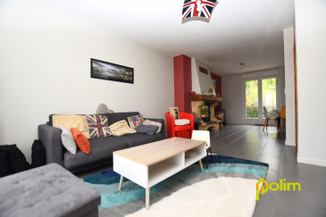 Exclusivité ! Maison à 5min de Pont à Mousson. .  Maison de 110m2 dans un état proche du neuf comprenant : Hall d'entrée, cuisine équipée séparé et moderne, salon/séjour avec insert bois et accès direct à un belle terrasse, 3 chambres, salle d'eau, WC. Grand garage de 64m2 avec atelier, jardin sur l'arrière de la maison. Une seule chose à faire poser ses valises et emménager !!! 
 Les informations sur les risques auxquels ce bien est exposé sont disponibles sur le site Géorisques : www.georisques.gouv.fr