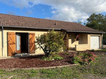 Rarissime !! Pavillon de plain-pied à Ligny comprenant entrée, salon-séjour avec cuisine équipée ouverte, 3 chambres, salle d'eau, wc, garage, dépendance de jardinage-stockage, terrain attenant. Parking an avant de la maison et garage fermé.