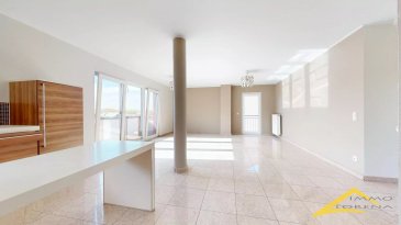 L'agence IMMOLORENA de Pétange a choisi pour vous ce magnifique duplex de 125m2 A VENDRE dans une rue sans issue dans une copropriété de 3 unités. Il se compose comme suit: 

- Un Hall d'entrée de 4m2
 
- Au premier étage: 

- Une cuisine toute équipée de 16m2 donnant sur un double living de 34,95 m2 très lumineux avec un balcon de 3 m2 
- Une terrasse de 5,50 m2 
- Une chambre de 13,45 m2 
- Une salle de bain de 4,59m2 avec fenêtre 

- Au deuxième étage: 
- Une suite parentale de 26,59m2 avec un dressing 
- Une chambre de 11,12m2 
- Une salle de douche avec fenêtre de 11,12m2 
- Un grenier mansardé sur 4 m2 pour entreposer valises et stockage

- Ce bien dispose également d'une cave et d'un garage avec un emplacement extérieur. 
.

A VOIR ABSOLUMENT !

Pour tout contact:

Joanna Rickal +352 621 365 640
Vitor Pires: +352 691 761 110


L'agence ImmoLorena est à votre disposition pour toutes vos recherches ainsi que pour vos transactions LOCATIONS ET VENTES au Luxembourg, en France et en Belgique. Nous sommes également ouverts les samedis de 10h à 19h sans interruption.