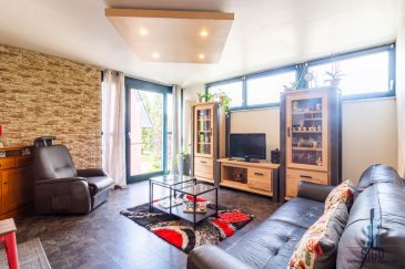 **SOUS COMPROMIS** Appartement 3 chambres dans un Immeuble localisé dans une rue calme 30km/h proche de toutes commodités.   

L'appartement se compose:

- Cuisine ouverte complètement équipée avec une grande salle de séjour
- 3 chambres 
- 1 WC 
- 1 Salle de Bain
- 1 débarras
Cet appartement dispose aussi d'un garage box et d’un emplacement privé.

Les honoraires sont à charge du vendeur.

Pour l´ obtention de votre financement, n'hésitez pas à nous demander pour vous mettre en contact avec nos partenaires du financement qui vous aident à avoir votre prêt aux meilleures conditions du marché.

Pour plus d'informations n'hésitez pas à contacter Monsieur Da Costa Antonio au 621 742 495 ou par email dacosta@sigo.lu

Notes :
1. Si vous êtes un agent immobilier, ce bien immobilier est disponible pour partager. N'hésitez pas à faire le rapprochement avec vos clients et contactez-nous afin d'organiser une visite.