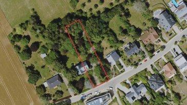 Terrain constructible de 14,73 ares à vendre – Berchem (Rue de Monté)

Immo Losch vous propose en vente ce terrain constructible rare de 14,73 ares, idéalement situé dans la rue de Monté à Berchem, au sein d’un quartier calme, verdoyant et résidentiel.

Ce terrain offre une opportunité unique pour la construction d’une maison individuelle.
(Morcellement à réaliser)

Atouts du terrain

Superficie totale constructible : 14,73 ares

Possibilité de construire une maison individuelle.

Environnement paisible dans une impasse résidentielle

Cadre verdoyant et tranquille

À quelques minutes des accès autoroutiers, commerces et transports vers Luxembourg-Ville

Possibilité d'acquérir du terrain supplémentaire

En complément, il est possible d’acquérir un terrain non constructible de 36,86 ares situé directement derrière le terrain constructible, au prix de 80.000 €.

Ce terrain supplémentaire est idéal pour :

préserver la tranquillité et l'intimité,

un usage loisirs, potager, jardin,

l’accueil d’animaux (chevaux, moutons, etc.).

Informations importantes

Une maison ancienne est actuellement présente sur le terrain.
Elle devra être démolie afin de permettre la construction du nouveau projet.

Une opportunité rare

Ce terrain représente une occasion exceptionnelle, que vous soyez :

un particulier souhaitant construire une maison sur une grande parcelle, ou

un investisseur cherchant un projet immobilier de qualité.

Les terrains de cette dimension, dans une telle localisation, sont extrêmement rares au Luxembourg.

Intéressé(e) ?

Pour plus d’informations ou pour organiser une visite, contactez Immo Losch :

Téléphone : +352 26 53 26 11
E-mail : info@immolosch.lu

Site : www.immolosch.lu

 ---------- 
Baugrundstück von 14,73 Ar zum Verkauf - Berchem (Rue de Monté)

Immo Losch bietet Ihnen dieses seltene Baugrundstück von 14,73 Ar zum Verkauf an. Es befindet sich in idealer Lage in der Rue de Monté in Berchem, in einem ruhigen, grünen und Wohngebiet.

Dieses Grundstück bietet eine einmalige Gelegenheit für den Bau eines Einfamilienhauses.
(Parzellierung zu realisieren)

Vorteile des Grundstücks

Bebaubare Gesamtfläche: 14,73 Ar

Möglichkeit, ein Einfamilienhaus zu bauen.

Friedliche Umgebung in einer Wohnsackgasse

Grüne und ruhige Umgebung

Nur wenige Minuten von den Autobahnanschlüssen, Geschäften und Verkehrsmitteln nach Luxemburg-Stadt entfernt

Möglichkeit, zusätzliches Land zu erwerben

Zusätzlich besteht die Möglichkeit, ein nicht bebaubares Grundstück von 36,86 Ar direkt hinter dem bebaubaren Grundstück zum Preis von 80.000 € zu erwerben.

Dieses zusätzliche Grundstück ist ideal für :

Ruhe und Privatsphäre zu bewahren,

eine Freizeitnutzung, Gemüsegarten, Garten,

die Unterbringung von Tieren (Pferde, Schafe usw.).

Wichtige Informationen

Derzeit befindet sich ein altes Haus auf dem Grundstück.
Es muss abgerissen werden, um den Bau des neuen Projekts zu ermöglichen.

Eine seltene Gelegenheit

Dieses Grundstück stellt eine außergewöhnliche Gelegenheit dar, egal ob Sie :

eine Privatperson, die ein Haus auf einem großen Grundstück bauen möchte, oder

ein Investor, der ein hochwertiges Immobilienprojekt sucht.

Grundstücke dieser Größe in einer solchen Lage sind in Luxemburg äußerst selten.

Interessiert?

Für weitere Informationen oder um einen Besichtigungstermin zu vereinbaren, wenden Sie sich bitte an Immo Losch :

Telefon: +352 26 53 26 11
E-Mail: info@immolosch.lu

Website: www.immolosch.lu

 ---------- 
14.73 ares building plot for sale - Berchem (Rue de Monté)

Immo Losch offers this rare 14.73 ares building plot for sale, ideally located in Rue de Monté in Berchem, in a quiet, leafy, residential area.

This plot offers a unique opportunity for the construction of a single-family home.
(Subdivision to be carried out)

Plot features

Total buildable area: 14.73 ares

Possibility of building a detached house.

Peaceful setting in a residential cul-de-sac

Green, tranquil setting

Just a few minutes from motorway access, shops and transport to Luxembourg-City

Possibility of purchasing additional land

An additional 36.86 ares of non-constructible land directly behind the constructible plot is available for €80,000.

This additional plot is ideal for :

preserve peace and privacy,

leisure use, vegetable garden, garden,

animals (horses, sheep, etc.).

Important information

There is currently an old house on the site.
It will have to be demolished to allow construction of the new project.

A rare opportunity

This plot of land represents an exceptional opportunity, whether you are :

an individual wishing to build a house on a large plot, or

an investor looking for a quality real estate project.

Plots of this size and location are extremely rare in Luxembourg.

Are you interested?

For more information or to arrange a viewing, contact Immo Losch :

Telephone: +352 26 53 26 11
E-mail: info@immolosch.lu

Website: www.immolosch.lu