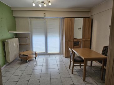 L'agence Chaves vous propose un studio de +/- 35 m2, au 1er étage avec ascenseur.  
Hall d'entrée, Cuisine équipée séparée, Salle de douche, Séjour avec balcon.  
Le bien sera disponible à partir du 01.05.2026.  
Pas d'animaux acceptés.
Idéal pour 1 personne