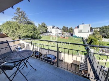 Très bel appartement avec beaucoup de luminosité de +/− 89m² avec 2 chambres, situé dans la belle commune de Mertert.

Idéalement situé il se trouve à 20 minutes de l'aéroport, à deux pas d'un arrêt de bus, de l'école primaire et des crèches.

Situé au 1er étage, l'appartement se compose comme suit:

- Hall d'entrée 
- Salon
- Salle à manger avec beaucoup de luminosité
- Cuisine équipée ouverte 
- 2 grandes chambres à coucher donnant sur l'arrière avec une vue dégagée
- Salle de bain avec baignoire
- WC séparé
- Cave

Ce bien dispose également de 2 emplacement voiture.

À savoir :

- Disponibilité immédiate
- Aucuns travaux à prévoir

Cadre idéal pour une nouvelle famille, accès directe de  à un parc de jeux.

Pour toutes informations contactez-nous au +352 26 311 992<br /><br /> ---------- <br />Beautiful, bright 2-bedroom flat of around 89m², located in the beautiful commune of Mertert.

Ideally located 20 minutes from the airport, close to a bus stop, primary school and crèches.

Located on the 1st floor, the flat comprises

- Entrance hall 
- Living room
- Bright dining room
- Open-plan fitted kitchen 
- 2 big bedrooms with uninterrupted views
- Bathroom with bath
- Separate WC
- Cellar

This property also has 2 car parking spaces.

Good to know:

- Immediate availability
- No work required

Ideal setting for a new family, direct access to a play park.

For further information, please contact us on +352 26 311 992
