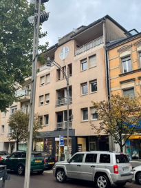 L'agence MAVE IMMO vous présente en exclusivité cet emplacement de parking à vendre, situé dans une résidence au centre de Differdange.

Pour organiser une visite ou obtenir plus d'informations sur ce parking, n'héistez pas à nous contacter par mail à info@mave.lu ou par téléphone au +352 691 211 444.