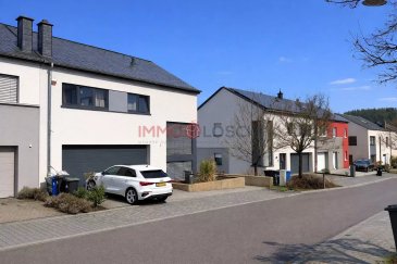 Immo Losch a le plaisir de vous présenter cette maison jumelée de haut standing, située dans une cité résidentielle particulièrement calme de la commune de Fischbach. Ce bien se distingue par ses volumes généreux, sa distribution fonctionnelle et son cadre de vie recherché, idéal pour une clientèle familiale exigeante.

Construite en 2009, la propriété développe une surface habitable d’environ 184 m², complétée par plus de 140 m² de surfaces annexes, comprenant notamment un double garage fermé et un grenier offrant un important potentiel d’aménagement.

Les pièces de vie orientées plein sud bénéficient d’une luminosité naturelle optimale tout au long de la journée. Les finitions sont de qualité, avec des parquets massifs dans les chambres et une cuisine ouverte parfaitement intégrée à l’espace de vie.

Composition du bien

- Séjour / salle à manger spacieux avec cuisine ouverte
- 4 chambres à coucher
- Salle de bain avec baignoire et douche
- WC séparés
- Buanderie avec accès balcon
- Double garage fermé
- Grenier aménageable d’environ 66 m² au sol

Points forts
- Construction de qualité et standing élevé
- Quartier résidentiel très calme
- Orientation sud des pièces de vie
- Volumes généreux et distribution rationnelle
- Grenier offrant un réel potentiel d’évolution

Bien parfaitement adapté à une famille recherchant confort et tranquillité

Informations techniques

- Classe énergétique : E / E
- Chauffage au mazout (installation d’origine)

À noter

Cette propriété s’adresse à des acquéreurs recherchant avant tout l’espace, la qualité de construction et un cadre de vie paisible, tout en acceptant une localisation volontairement éloignée des zones urbaines denses.

Prix de vente : 1.290.000 €

Pour toute information complémentaire ou pour organiser une visite, l’équipe d’Immo Losch se tient à votre entière disposition.

Téléphone : +352 26 53 26 11
Email : info@immolosch.lu

 ---------- 
Immo Losch freut sich, Ihnen diese hochwertige Doppelhaushälfte in einer besonders ruhigen Wohnsiedlung der Gemeinde Fischbach vorstellen zu dürfen. Diese Immobilie zeichnet sich durch ihre großzügigen Volumen, ihre funktionale Aufteilung und ihr begehrtes Wohnumfeld aus und ist ideal für eine anspruchsvolle Familienklientel.

Die 2009 erbaute Immobilie verfügt über eine Wohnfläche von ca. 184 m², die durch mehr als 140 m² Nebenflächen ergänzt wird, darunter insbesondere eine geschlossene Doppelgarage und ein Dachboden, der ein großes Ausbaupotenzial bietet.

Die nach Süden ausgerichteten Wohnräume profitieren den ganzen Tag über von einem optimalen natürlichen Lichteinfall. Die Ausstattung ist hochwertig, mit Massivholzböden in den Schlafzimmern und einer offenen Küche, die perfekt in den Wohnbereich integriert ist.

Zusammensetzung des Objekts

- Geräumiges Wohn-/Esszimmer mit offener Küche.
- 4 Schlafzimmer
- Badezimmer mit Badewanne und Dusche
- Separates WC
- Hauswirtschaftsraum mit Zugang zum Balkon
- Geschlossene Doppelgarage
- Ausbaufähiger Dachboden von ca. 66 m² Bodenfläche

Starke Punkte
- Qualitativ hochwertige Bauweise und hoher Standard
- Sehr ruhige Wohngegend
- Südausrichtung der Wohnräume
- Großzügige Volumen und rationelle Aufteilung
- Dachgeschoss mit echtem Entwicklungspotenzial

Perfekt geeignet für eine Familie, die Komfort und Ruhe sucht

Technische Informationen

- Energieeffizienzklasse: E / E
- Ölheizung (Originalanlage)

Zu beachten

Diese Immobilie richtet sich an Käufer, die vor allem nach Platz, Bauqualität und einem ruhigen Lebensumfeld suchen und dabei eine Lage akzeptieren, die bewusst weit entfernt von dichten städtischen Gebieten liegt.

Verkaufspreis: 1.290.000 €.

Für weitere Informationen oder um einen Besichtigungstermin zu vereinbaren, steht Ihnen das Team von Immo Losch gerne zur Verfügung.

Telefon: +352 26 53 26 11.
Email: info@immolosch.lu

 ---------- 
Immo Losch is pleased to present this high-standard semi-detached house, located in a particularly quiet residential area in the commune of Fischbach. This property is distinguished by its generous volumes, functional layout and sought-after living environment, ideal for a demanding family clientele.

Built in 2009, the property boasts 184 m² of living space, complemented by over 140 m² of ancillary space, including a double garage and an attic with considerable conversion potential.

The south-facing living rooms benefit from optimum natural light throughout the day. The house is finished to a high standard, with solid parquet flooring in the bedrooms and an open kitchen perfectly integrated into the living space.

Property composition

- Spacious living/dining room with open kitchen
- 4 bedrooms
- Bathroom with bath and shower
- Separate WC
- Laundry room with balcony access
- Double garage
- Convertible attic of approx. 66 m² floor space

Strong points
- Quality construction and high standing
- Quiet residential neighborhood
- South-facing living rooms
- Generous volumes and rational layout
- Attic with real development potential

Perfectly suited to a family seeking comfort and tranquility

Technical details

- Energy class: E / E
- Oil-fired heating (original installation)

Please note

This property is ideal for buyers looking for space, quality construction and a peaceful living environment, while accepting a location that is deliberately far from dense urban areas.

Selling price: €1,290,000

For further information or to arrange a viewing, please contact the Immo Losch team.

Phone : +352 26 53 26 11
Email : info@immolosch.lu

 ---------- 
Immo Losch ass houfreg, dëst héichwäertegt Zweefamiljenhaus virzestellen, dat an enger besonnesch roueger Wunnquartier an der Gemeng Fischbach läit. Dës Immobilie stécht duerch hir generéis Proportiounen, hiren funktionellen Grondriss an déi gefrote Wunnëmwelt eraus, ideal fir eng wähleresch Familljeklientel.

Gebaut am Joer 2009, huet d'Immobilie eng Wunnfläch vun ongeféier 184 m², ergänzt duerch méi wéi 140 m² Nebenraum, dorënner eng Duebelgarage an e Dachgeschoss mat erheblechem Potenzial fir ëmzebauen.

D'Südlech orientéiert Wunnberäicher genéissen den ganzen Dag iwwer optimal natierlecht Liicht. D'Ausféierung ass héichwäerteg, mat Massivholzbuedem an de Schlofkummeren an enger oppener Kichen, déi nahtlos an de Wunnraum integréiert ass.  Aufdeelung - Raumhéich Wunn-/Iesszëmmer mat oppener Kichen - 4 Schlofkummeren - Buedzëmmer mat Bad a Dusch - Separat WC
- Wäschkummer mat Zougang zum Balkon - Duebelgarage - Ëmbaubare Dachgeschoss mat ongeféier 66 m² Buedemfläch Highlights - Héichwäerteg Konstruktioun a luxuriéiser Ausféierung - ganz roueg Wunnquartier - südlech orientéiert Wunnberäicher - generéis Volumina a rationaler Opdeelung - Dachgeschoss mat reellem Potential fir Ëmbaau Immobilie perfekt gëeegent fir eng Famill, déi Komfort a Rou sicht

Technesch Informatiounen - Energieeffizienz: E / E - Uelegzentralheizung (Originalinstallatioun) W.e.g. notéiert: Dës Immobilie ass ideal fir Keefer, déi no Plaz, héichwäerteger Konstruktioun an enger roueger Wunnëmwelt sichen, an déi eng bewosst wäit ewech vun dichtbebauten Stiedleegebereicher akzeptéieren.

Verkaafspräis: €1.290.000 Fir weider Informatiounen oder fir e Besichtigungstermin ze vereinbaren, steet Iech d'Equipe vun Immo Losch zur Verfügung. Telefon: +352 26 53 26 11 E-Mail: info@immolosch.lu